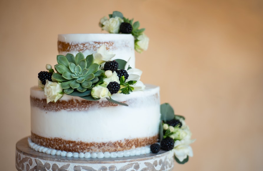 The Meaning Behind Popular Wedding Cake Traditions