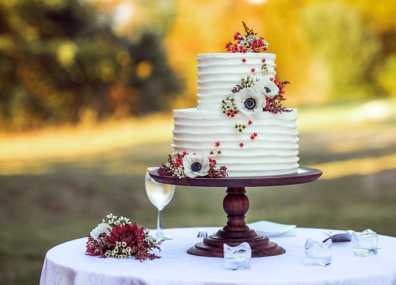 tips for selecting a wedding cake